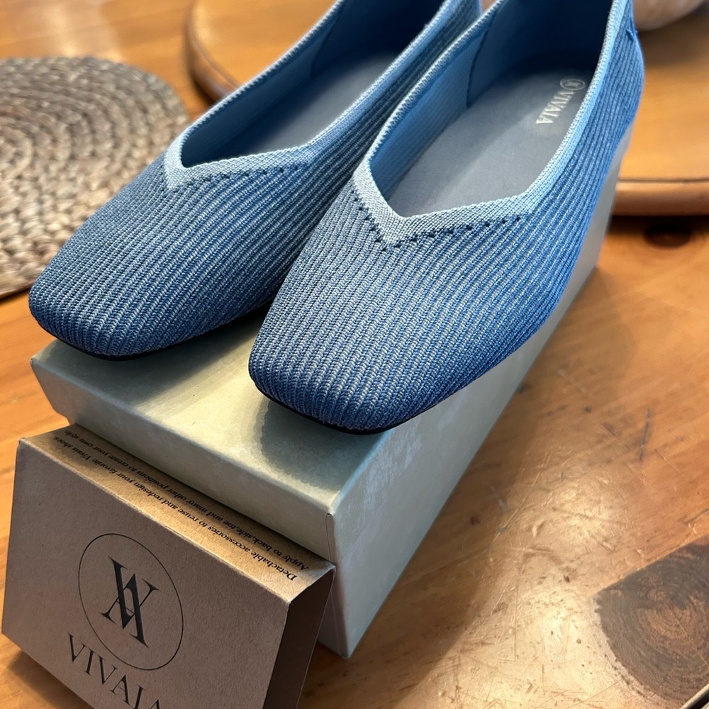 Women's Blue Flats -Vivaia